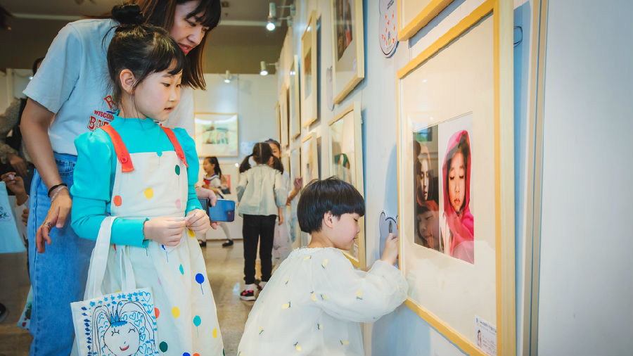 08观展 (2)_副本.jpg